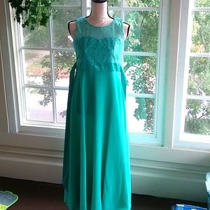 Emerald gown for flower girl. Never worn.
